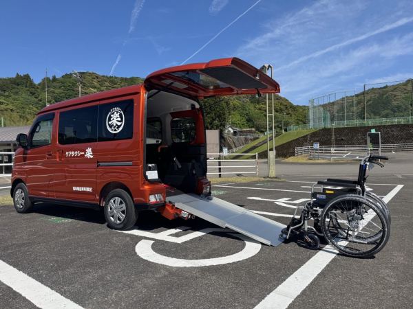 ケアタクシー楽の車両
